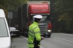 Policisté kontrolovali řidiče nákladních aut u Plas