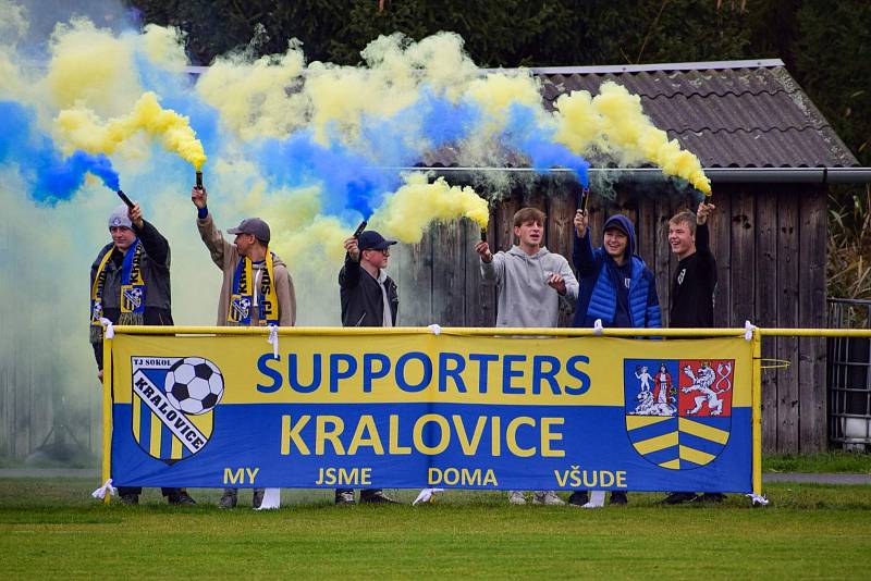 11. kolo krajské I. A třídy: TJ Sokol Kralovice - FK Bohemia Kaznějov (na snímku fotbalisté v modrých dresech) 4:3 (0:2).