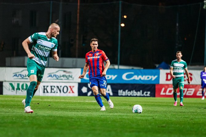 Plzeňský záložník Lukáš Kalvach odehrál v pražském Ďolíčku proti Bohemians 1905 (2:0) svůj 200. zápas v nejvyšší české soutěži.