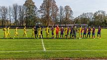 13. kolo FORTUNA ČFL, skupina A: FK ROBSTAV Přeštice (na snímku fotbalisté ve žlutých dresech) - FC Viktoria Plzeň B 1:2 (1:1).