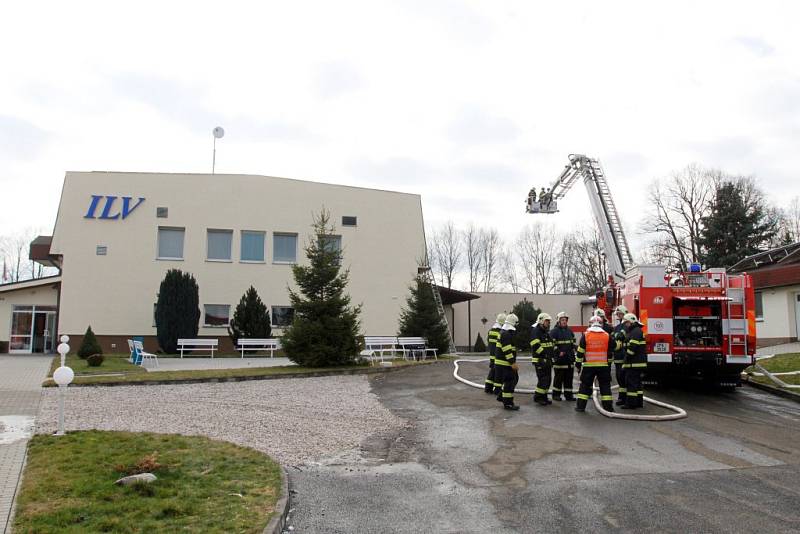 Hasiči na místě zůstali ještě několik hodin po ukončení zásahu