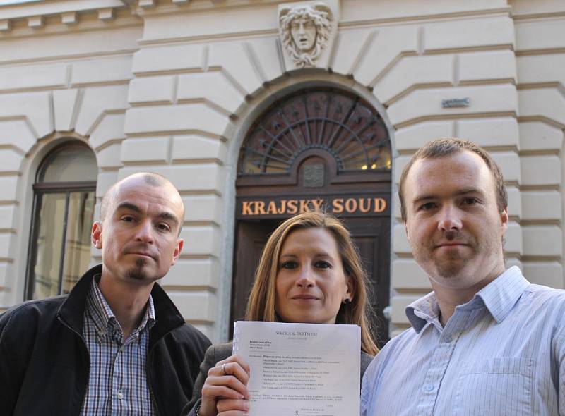 Žalobu, kterou se domáhají vyhlášení referenda o OC Corso, přinesli ke Krajskému soudu aktivisté. 