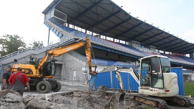 Tribunou v jižní části stadionu město dokončí rozsáhlou rekonstrukci Doosan Areny, která začala v roce 2011