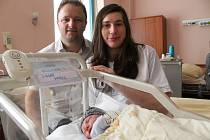 Lukášek Marek je prvním miminkem, které se v roce 2020 narodilo v Plzeňském kraji. Na svět přišel v porodnici Fakultní nemoc-nice Plzeň a kromě maminky Marie ho na porodním sále uvítal i tatínek Jan. Oba rodiče těší, že má Lukášek krásné datum narození – 