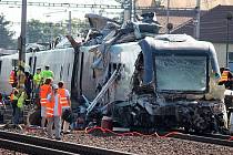 Poničené pendolino po srážce s kamionem