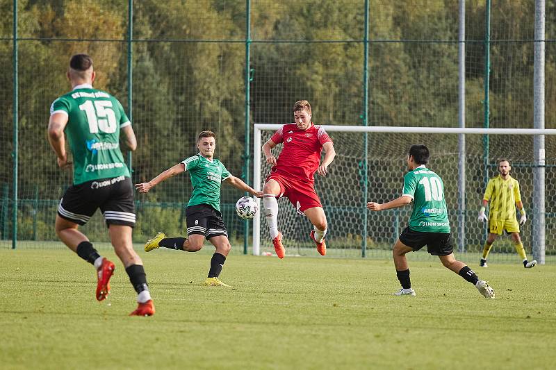 6. kolo FORTUNA divize A: SK Horní Bříza (na snímku fotbalisté v zelených dresech) - SK Petřín Plzeň 1:3.