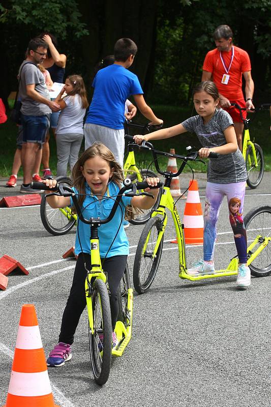 Letní festival sportu Sportmánie Plzeň 2019 - v areálu za OC Plaza si mohou malí i velcí vyzkoušet zdarma nejrůznější druhy sportovních aktivit.