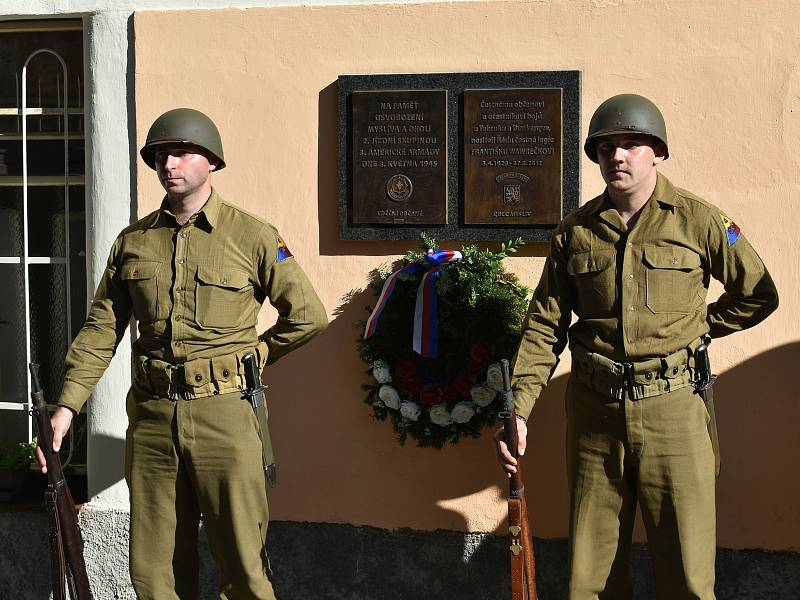 V Myslívě si připomněli návrat vojáků Československé obrněné brigády do vlasti a působení armády Spojených států amerických v západních Čechách.