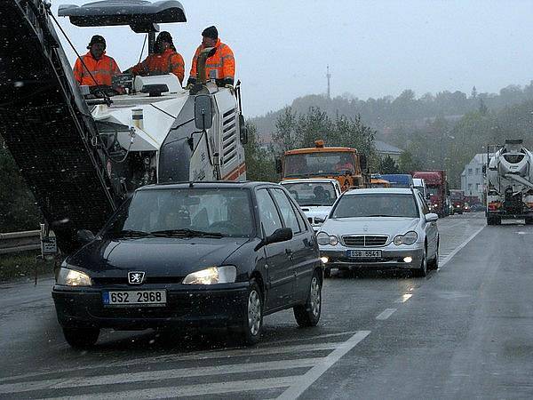 Oprava mostů na frekventovaných silnicích v Příbrami komplikují dopravu