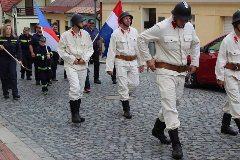 Po historickém průvodu se rozpoutaly oslavy na nádvoří areálu Svaté Hory