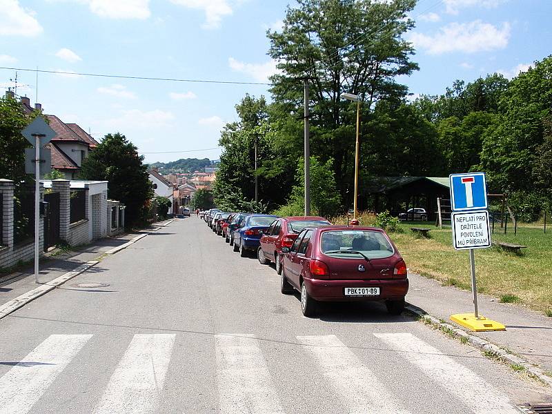 Uzavřené parkoviště ve Fibichově ulici v Příbrami