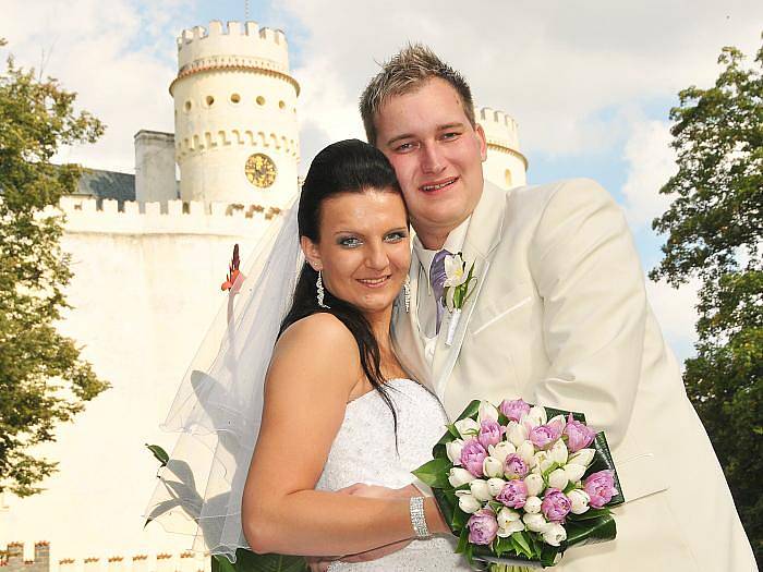Na zámku Orlík si dali v sobotu 11. září v 15 hodin svůj první manželský polibek Lucia Trpáková a Lukáš Vlk. 