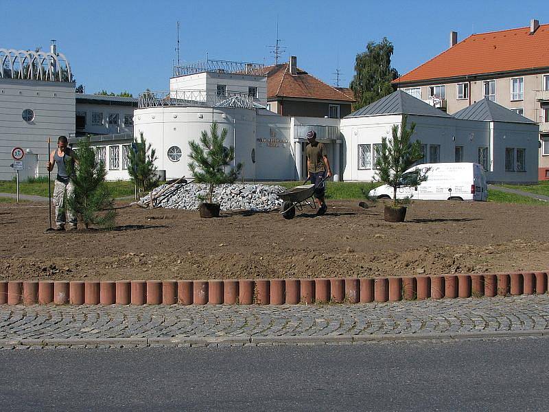 Úpravy kruhového objezdu u příbramského archivu