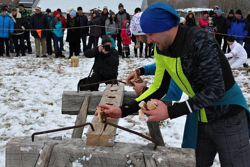 Necelé tři desítky posádek se v sobotu odpoledne postavily na start 38. ročníku populárního Zlatého nugetu Bečánova. Nejrychlejší posádka zvládla zhruba sedmikilometrovou trasu za necelou hodinu.