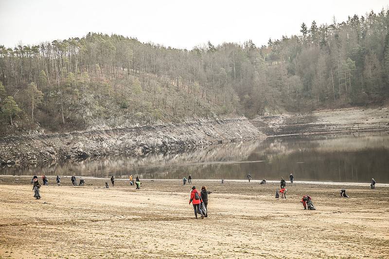 Akce Ukliďme Orlík se v lokalitě Štědronín-Plazy konala v sobotu 15. února.