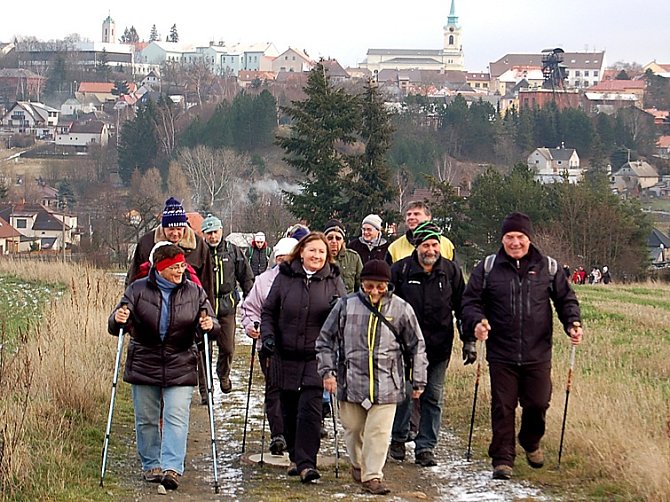 Klub českých turistů do Orlova vyrazil pěšky z Březových Hor.