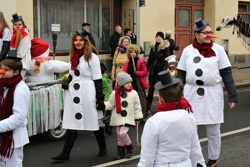 Sobotní masopustní průvod zahájil v Březnici čtyřicetidenní půst.