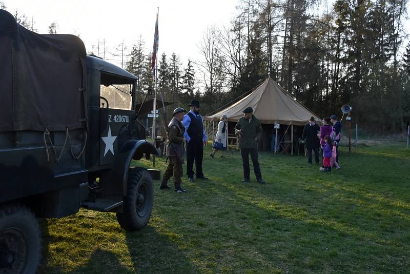 Noční pochod po stopách výsadku partyzánů ze skupiny CHALK přilákal policisty, vojáky, hasiče a další účastníky z celé České republiky.