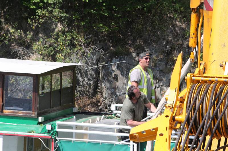 Orlickou flotilu rozšířil parník přivezený z Německa.