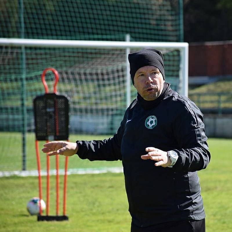 Fotbalisté Příbrami se vrátili na trávník. Absolvovali trénink ve skupinách o maximálním povoleném počtu osmi lidí.