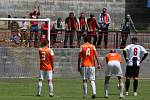 Fotbalisté Spartaku Příbram na domácím hřišti v posledním kole sezony zvítězili nad Všenory 2:0 a slaví postup do krajského přeboru.