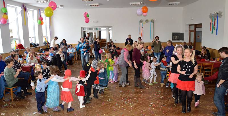 Dětský karneval v Sádku.