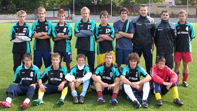 Vítěz okresního kola turnaje ve velkém fotbale středních škol - SPŠ Příbram.