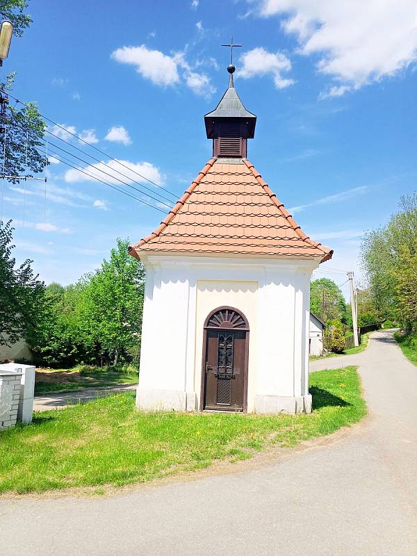 Kaplička sv. Jana Nepomuckého v Horním Matějově.