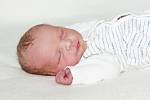 Samuel Maršík se narodil 6. dubna 2022 v Příbrami. Vážil 2920g a měřil 47cm. Doma v Příbrami ho přivítali maminka Nina, tatínek Petr, osmiletá Viola a šestiletý Daniel.