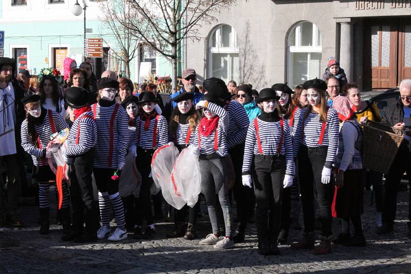 V sobotu odpoledne patřilo centrum Březnice masopustnímu reji masek.