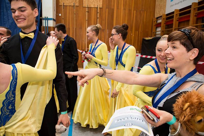 Dobříšští tanečníci na regionálním kole Festivalu tanečního mládí v Praze.