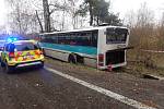 Na Příbramsku boural autobus s mladými fotbalisty