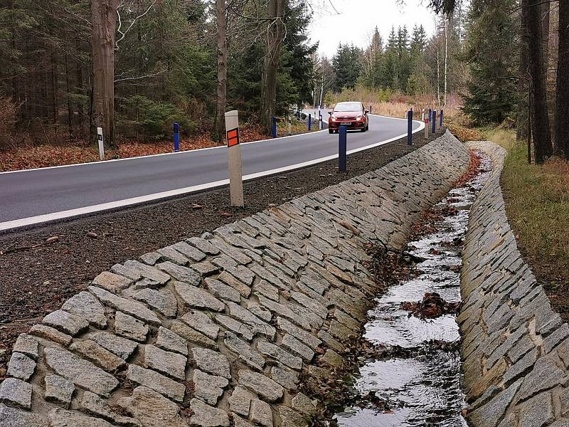 Skončila dvouletá rekonstrukce silnice mezi Rožmitálem pod Třemšínem a hranicí okresu.