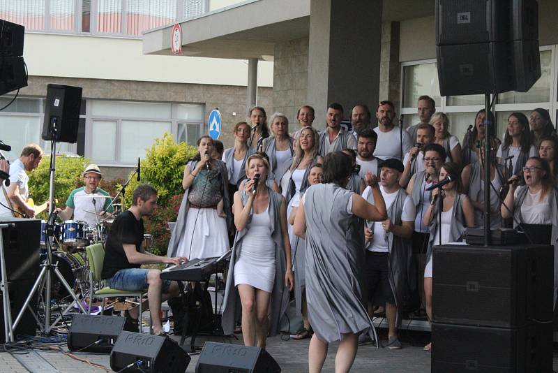 V příbramské nemocnici opět koncertoval pěvecký sbor Maranatha Gospel Choir.