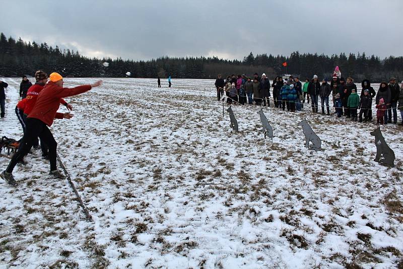 Necelé tři desítky posádek se v sobotu odpoledne postavily na start 38. ročníku populárního Zlatého nugetu Bečánova. Nejrychlejší posádka zvládla zhruba sedmikilometrovou trasu za necelou hodinu.