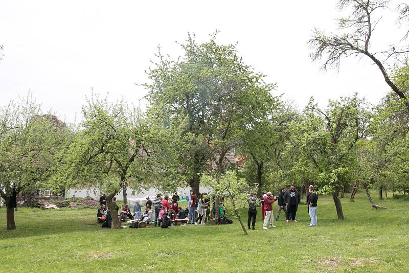 Ze setkání herců Divadla Radka Brzobohatého a klientů chráněného bydlení Portus Praha na Slapech.