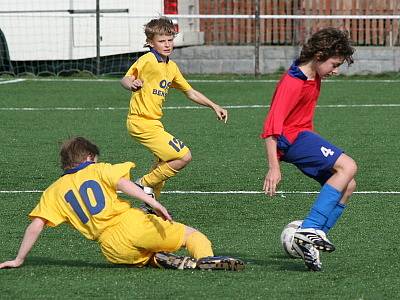 Meziokresní soutěž žákovských výběrů U13: OFS Benešov (žlutí) - OFS Příbram 1:1