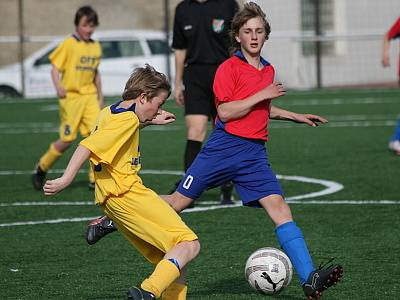 Meziokresní soutěž žákovských výběrů U13: OFS Benešov (žlutí) - OFS Příbram 1:1