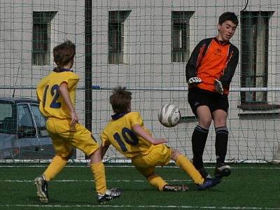 Meziokresní soutěž žákovských výběrů U13: OFS Benešov (žlutí) - OFS Příbram 1:1