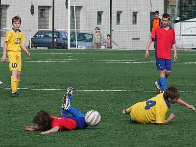 Meziokresní soutěž žákovských výběrů U13: OFS Benešov (žlutí) - OFS Příbram 1:1