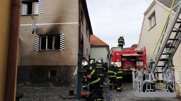 Exploze plynu poškodila rodinný dům v Březnici.