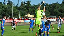 Stadion V Lipkách v Dobříši zažil ve středu v podvečer fotbalový svátek. K utkání 2. kola českého poháru MOL Cup sem přijel prvoligový tým Slovan Liberec.