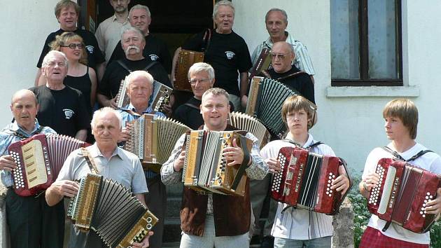 Setkání heligonkářů. 