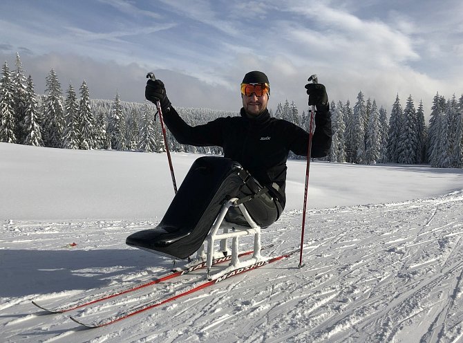 Paralyžař a Paratriatlonista Jan Tománek pohovořil v rozhovoru nejen o zimní a letní sezoně, ale jako vysokoškolský přednášející i o on-line výuce.