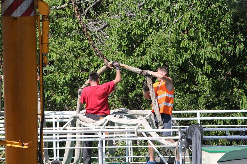 Orlickou flotilu rozšířil parník přivezený z Německa.