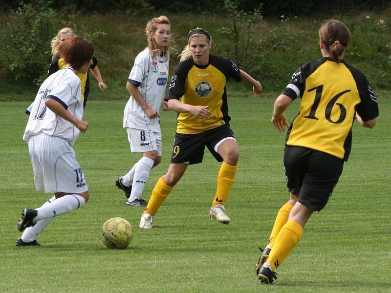 3. liga žen: Příbram - Pavlíkov (6:2).