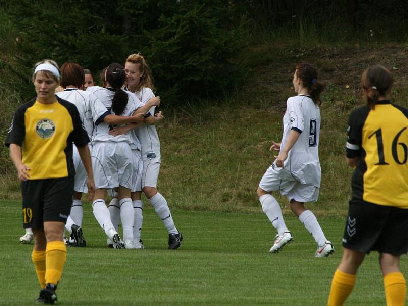 3. liga žen: Příbram - Pavlíkov (6:2).