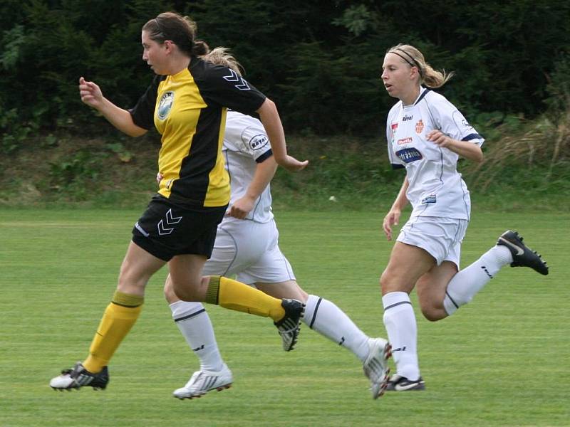 3. liga žen: Příbram - Pavlíkov (6:2).