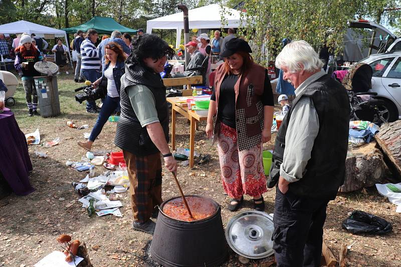V areálu dolu Řimbaba v Bohutíně se opět vařila zelňačka.