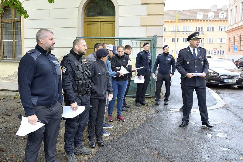 Z projektu Přes bariéry s policií v Příbrami. Fyzické testy dělali studenti střední zdravotnické školy.